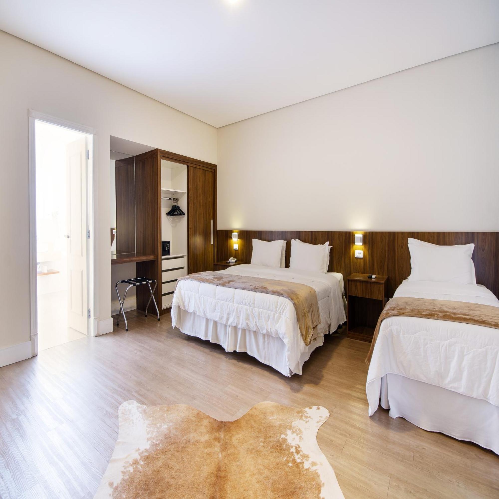 Chateau Hotel 4*