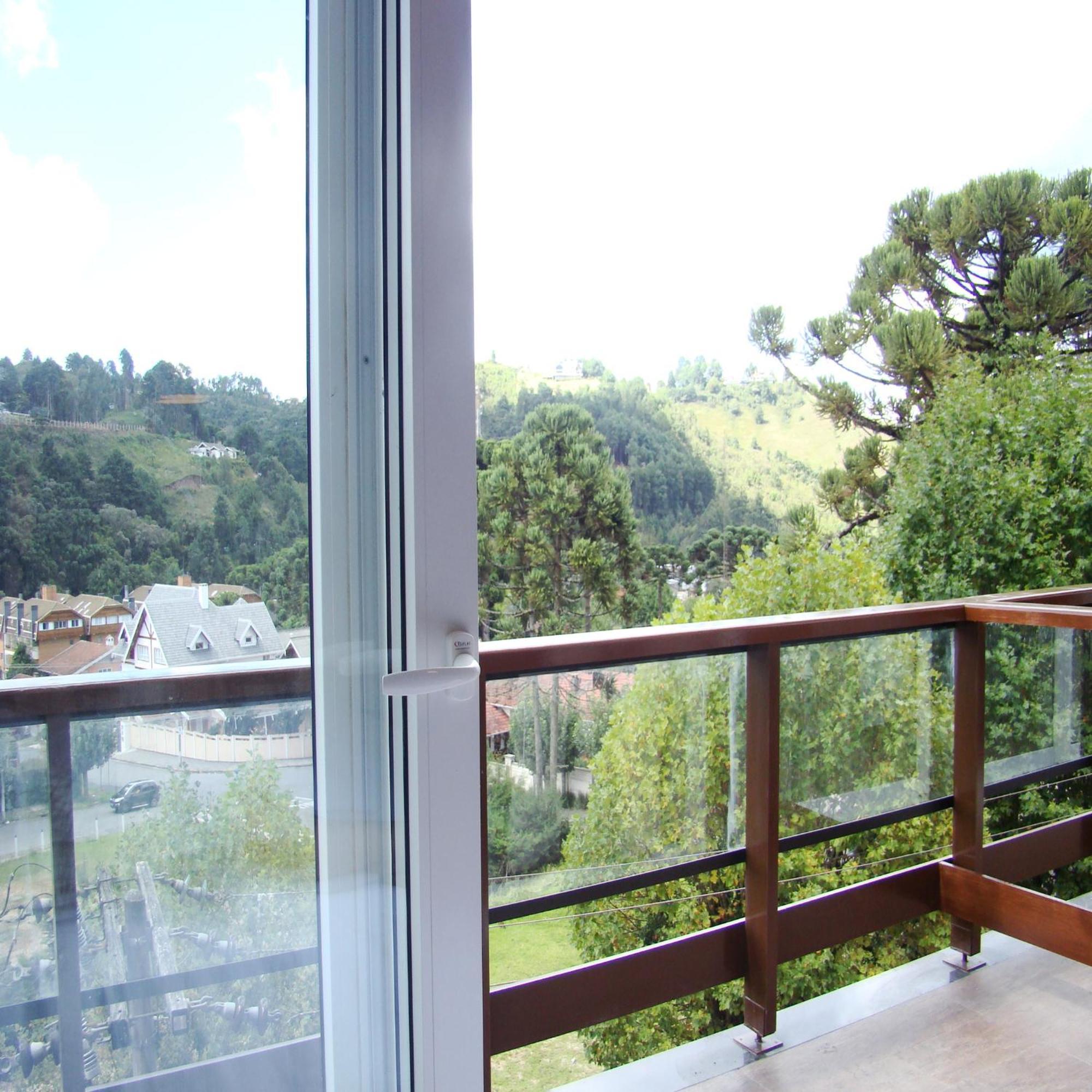 Chateau Hotel 4*